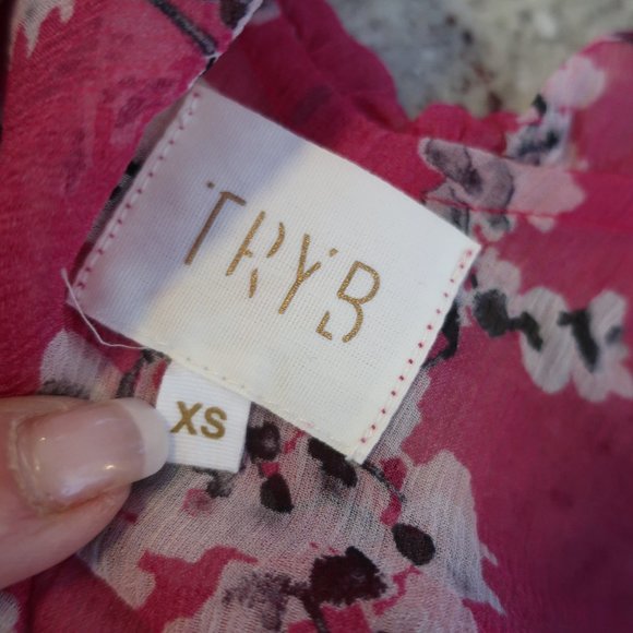 TRY B PINK WHITE FLORAL LACE SILK TOP XS * - Picture 6 of 6